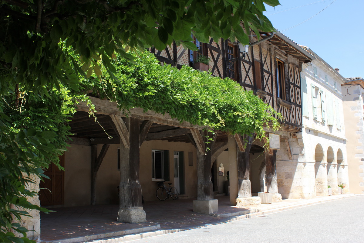 Maisons, Place de la Mairie à Dunes